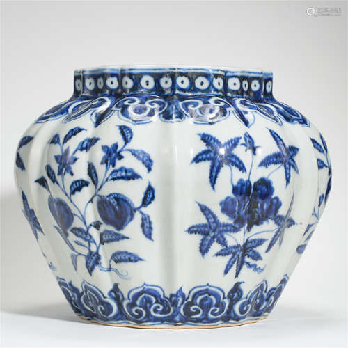 CHINESE PORCELAIN BLUE AND WHITE FLOWER JAR