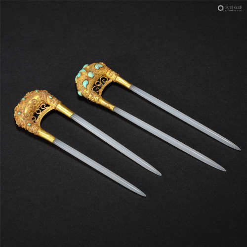 PAIR OF CHINESE PURE GOLD TRUQUOISE JADE HAIR PINS