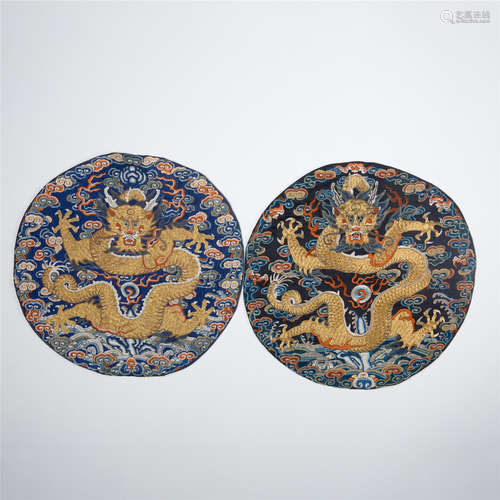 PAIR OF CHINESE EMBROIDERY DRAGON MANDERIAN OFFICIAL ROUND RANK BADGE