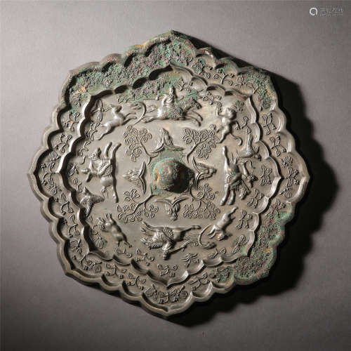 CHINESE BRONZE HUNTING OCTAGONAL MIRROR TANG DYNASTY