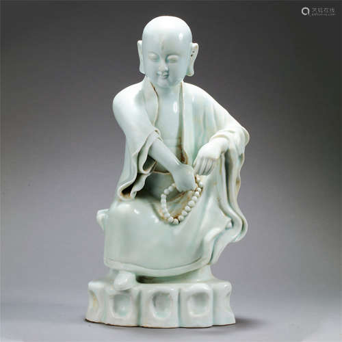 CHINESE PORCELAIN HUTIAN KILN SEATED BUDDHA