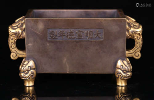 A BRONZE CASTED DOUBLE EAR SQUARE CENSER