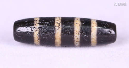 AN OLD AGATE FOUR LINES DZI