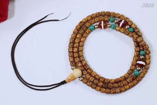 A TIBETAN BODHI BEAD STRING NECKLACE