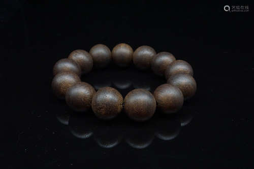 A NATURE CHENXIANG WOOD BEADS STRING BRACELET