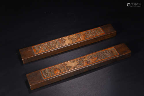 A PAIR OF HUANGHUA WOOD PAPER WEIGHT WITH STORY CARVING