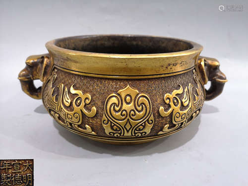 A GILT BRONZE CENSER OF XUANDE MARKING