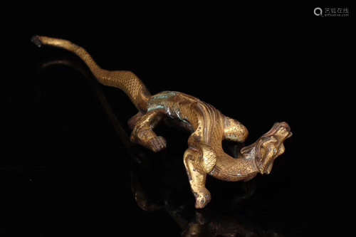 A HAN DYNASTY STYLE GILT BRONZE DRAGON DESIGN CARVING ORNAMENTS