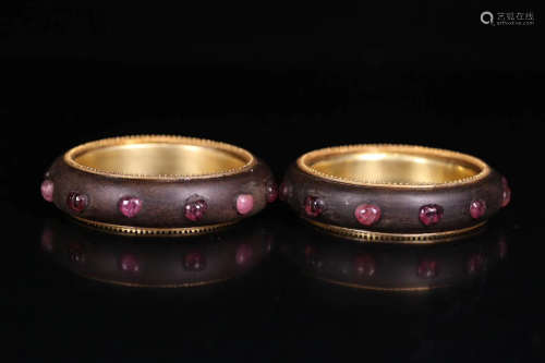 17-19TH CENTURY, A PAIR OF OLD AGILAWOOD BRACELET, QING DYNASTY