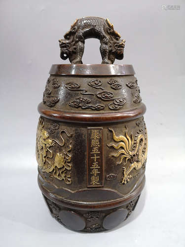 A GILT BRONZE BELL OF DRAGON CARVING