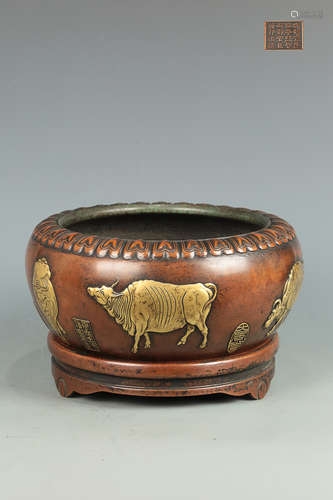 A XUANDE MARK BRONZE CENSER OF OX CARVING