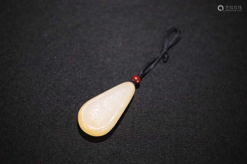 AN OLD HETIAN JADE LANDSCAPE DESIGN PENDANT