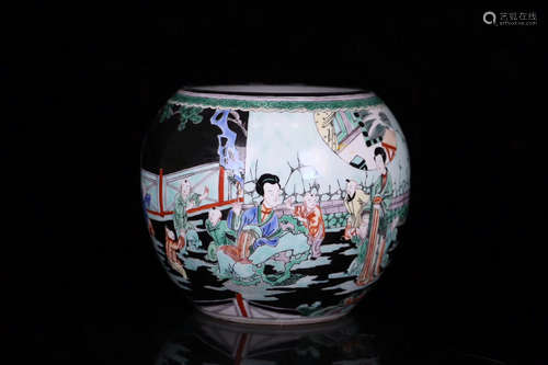 A STORY DESIGN PORCELAIN POT