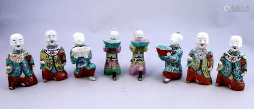 CHINE Époque JIAQING (1796 1820) HUIT PERSONNAGES …