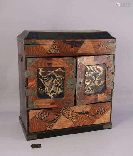 JAPON Époque MEIJI (1868 1912) Petit CABINET ou ar…