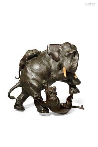 Λ A LARGE JAPANESE BRONZE MODEL OF AN ELEPHANT, OK...;