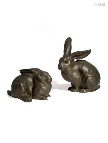 A PAIR OF JAPANESE BRONZE RABBITS, OKIMONO TAISHO ...;