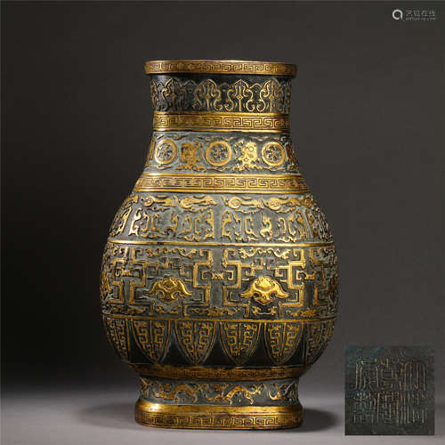 CHINESE GILT BRONZE SQUARE VASE QING DYNASTY