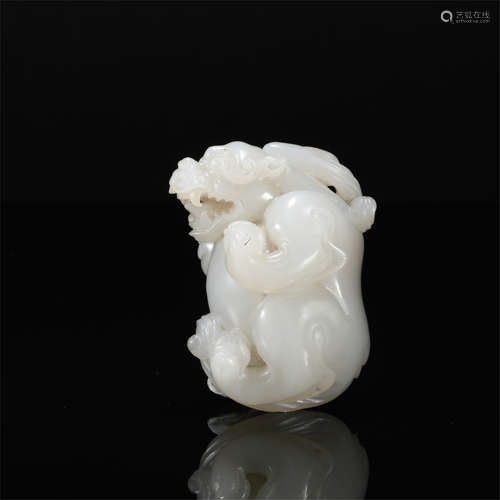 CHINESE WHITE JADE TWO BEAST PENDANT