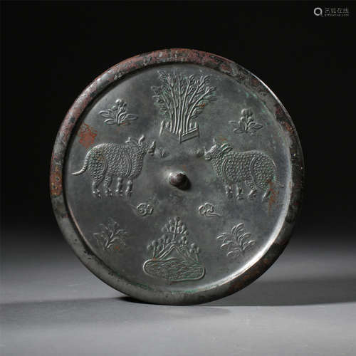 CHINESE BRONZE BEAST ROUND MIRROR TANG DYNASTY