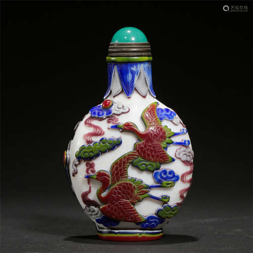 CHINESE PEKING GLASS CRANE CLOUD SNUFF BOTTLE