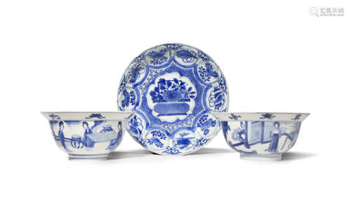 A CHINESE KRAAK PORCELAIN DISH AND TWO CHINESE BLUE AND WHITE BOWLS WANLI AND KANGXI The dish