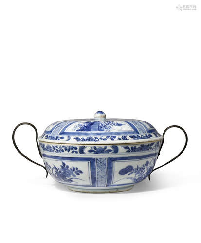 A CHINESE BLUE AND WHITE SILVER-MOUNTED ECUELLE AND COVER KANGXI 1662-1722 Painted with panels