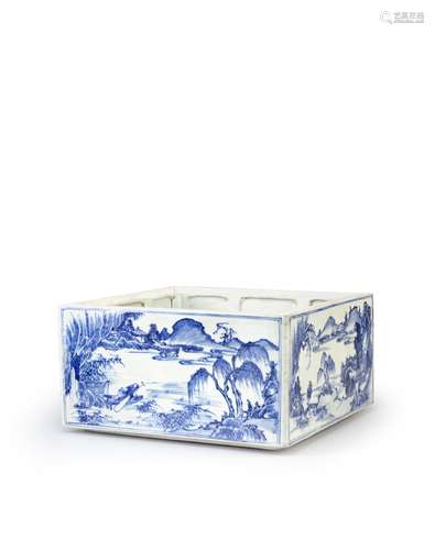 A RARE CHINESE BLUE AND WHITE SQUARE BOX SECTION EARLY 18TH CENTURY Each side painted with figures