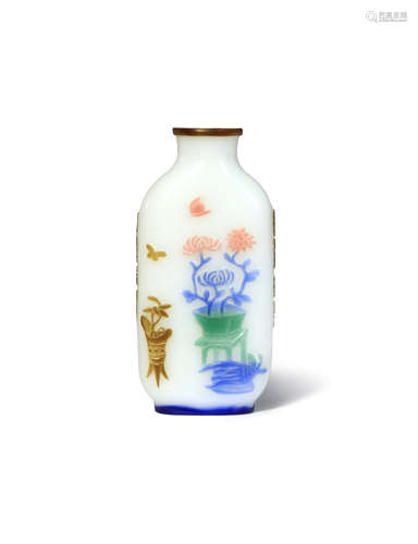 A CHINESE FIVE-COLOUR OVERLAY GLASS SNUFF BOTTLE 19TH CENTURY Variously decorated with flowers,