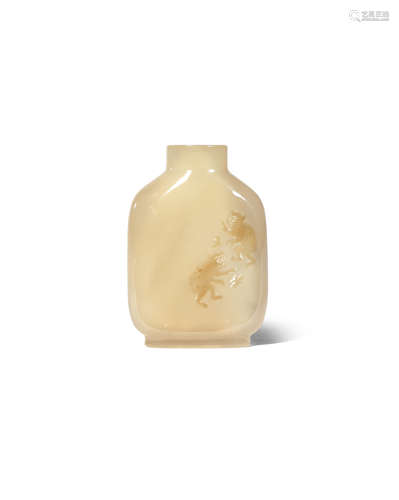 A CHINESE AGATE 'MONKEYS' SNUFF BOTTLE 18TH CENTURY The flattened rectangular body raised on an oval