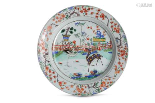 A LARGE CHINESE FAMILLE VERTE 'DEER AND CRANE' DISH.