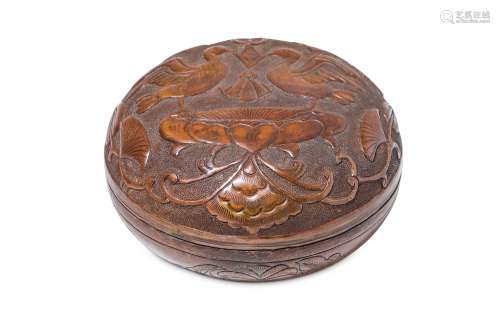 A CHINESE CIRCULAR COPPER ALLOY 'BIRDS' BOX AND COVER.