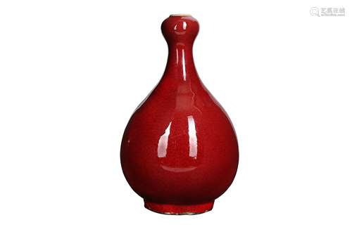 A CHINESE FLAMBE GARLIC MOUTH VASE.