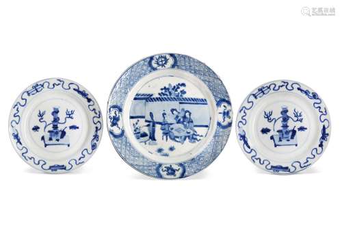 THREE CHINESE BLUE AND WHITE DISHES.