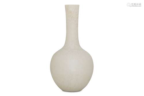 A CHINESE WHITE EGG SHELL PORCELAIN BOTTLE VASE.