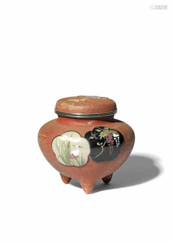 A SMALL JAPANESE CLOISONNE ENAMEL INCENSE BURNER AND COVER IN THE STYLE OF HAYASHI HACHIZAEMON, KORO