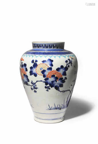 A JAPANESE KAKIEMON VASE C.1690 The ovoid body decorated in underglaze blue and iron-red, yellow and