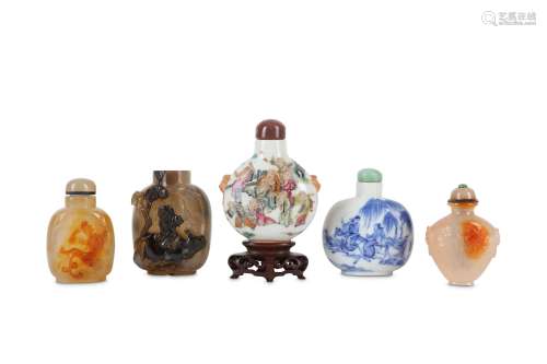 FIVE CHINESE SNUFF BOTTLES.