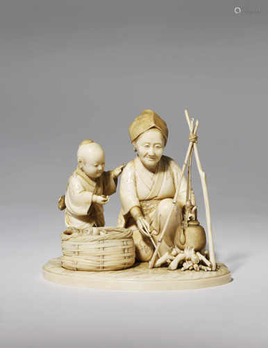 †λ A GOOD JAPANESE IVORY CARVING, OKIMONO MEIJI 1868-1912 Depicting an elderly woman with a small