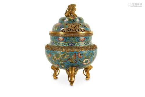 A CHINESE CLOISONNE ENAMEL INCENSE BURNER AND COVER.