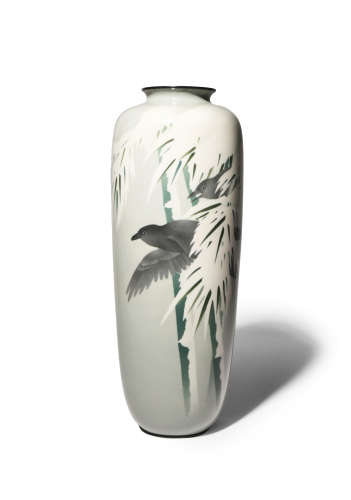 A TALL JAPANESE ENAMEL VASE BY ANDO JUBEI (1876-1953) C.1900 The slender body decorated in musen (