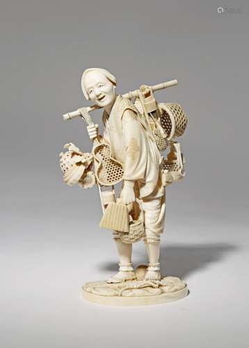 λ A GOOD JAPANESE IVORY CARVING, OKIMONO MEIJI 1868-1912 Depicting a street vendor, the man carrying