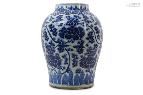 A LARGE CHINESE BLUE AND WHITE 'PEONIES' JAR.