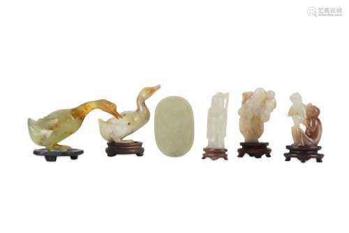 A GROUP OF SIX CHINESE JADE CARVINGS.