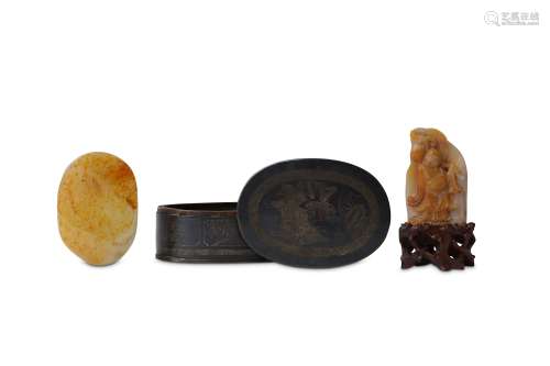 A CHINESE WHITE JADE BELT BUCKLE AND A SOAPSTONE CARVING.
