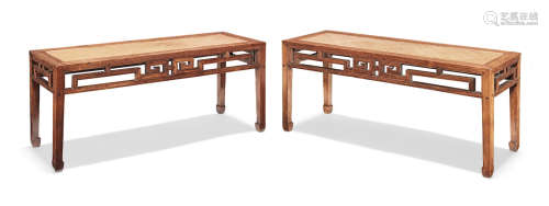Mid-Qing Dynasty A rare pair of huanghuali benches, banzhuo