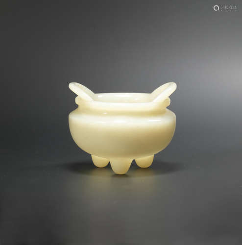 Qing Dynasty  A pale green jade tripod incense burner