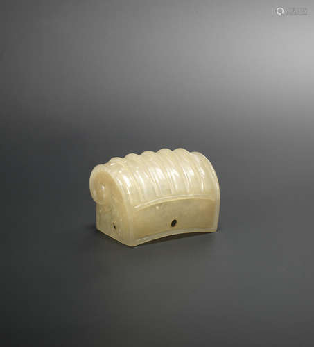 Yuan/Ming Dynasty A pale green jade hair ornament