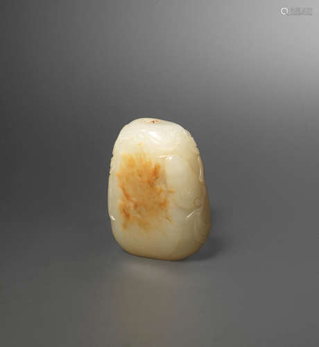 18th/19th century A white and russet jade 'gourd' pebble snuff bottle