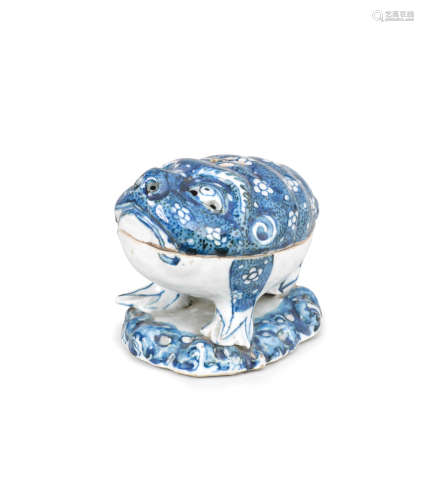 Late Ming Dynasty A rare blue and white 'three-legged toad' incense burner and cover